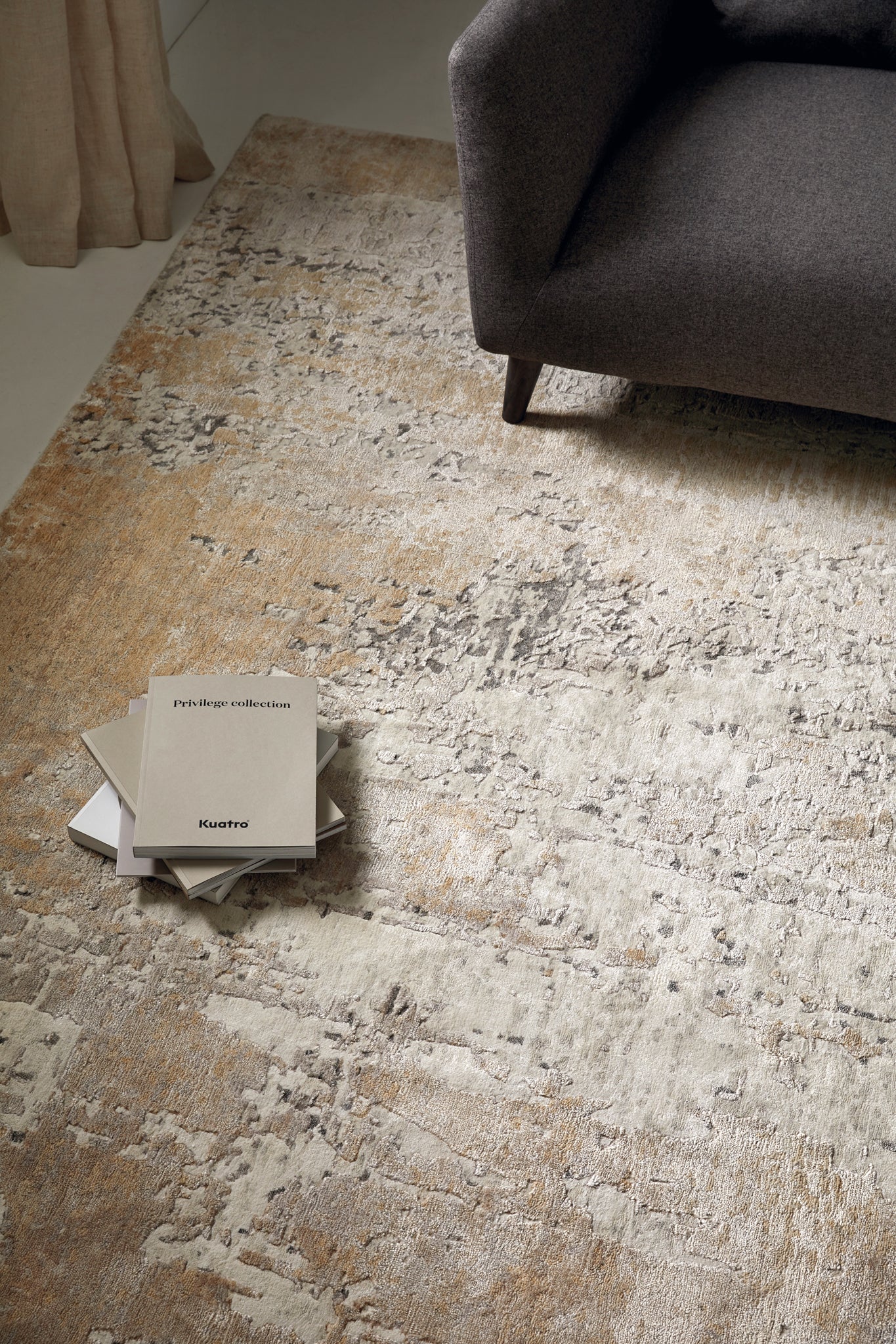 Kuatro Privilege Silver Gold